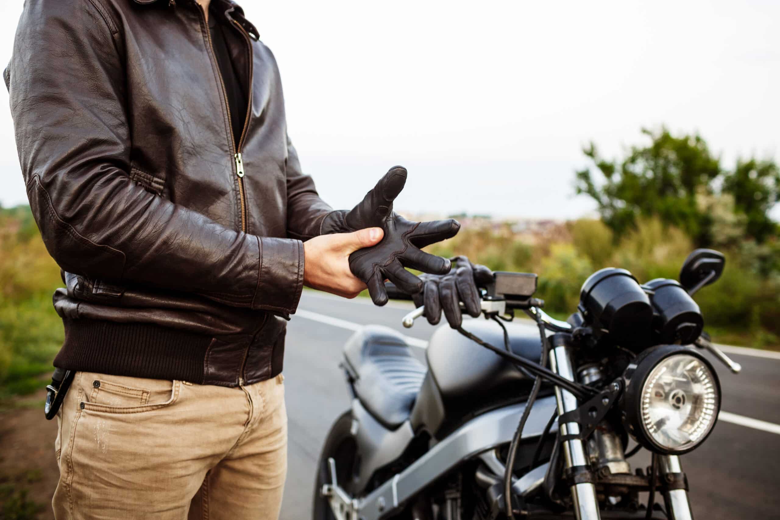 Restauración de color en cuero de moto